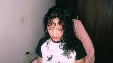 giny_bean online show from May 2, 3:33 am