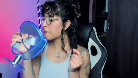 giny_bean online show from June 20, 2:36 am