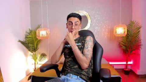 Gio Carangi online show from May 15, 2:29 am