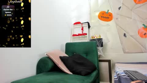 gio_lorenz online show from October 23, 11:53 am