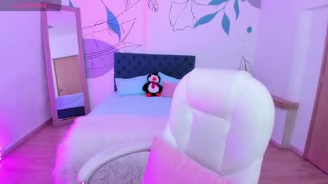 Gio online show from December 18, 2:06 pm