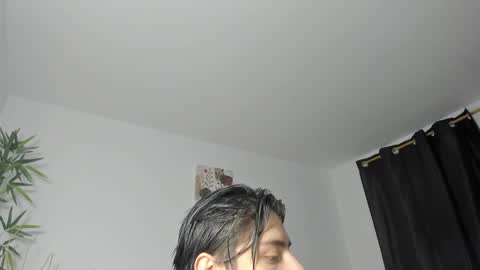 Snapshot of gio_russo chatting on January 5, 7:49 pm GioRusso online show from January 5, 7:49 pm