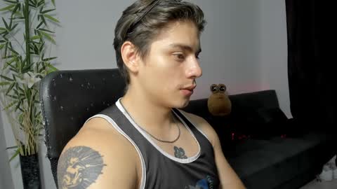 Snapshot of gio_russo chatting on January 11, 2:30 am GioRusso online show from January 11, 2:30 am