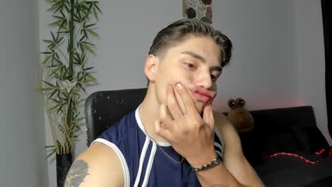 Snapshot of gio_russo chatting on January 14, 5:19 am GioRusso online show from January 14, 5:19 am