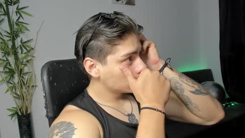 Snapshot of gio_russo chatting on January 29, 2:40 am GioRusso online show from January 29, 2:40 am