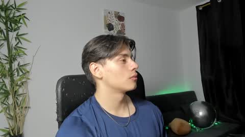 Snapshot of gio_russo chatting on January 31, 12:17 am GioRusso online show from January 31, 12:17 am