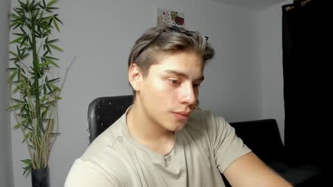 Snapshot of gio_russo chatting on February 9, 4:14 am GioRusso online show from February 9, 4:14 am