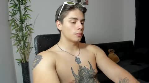 Snapshot of gio_russo chatting on February 18, 11:30 pm GioRusso online show from February 18, 11:30 pm