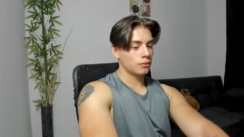 Snapshot of gio_russo chatting on February 26, 11:04 pm GioRusso online show from February 26, 11:04 pm