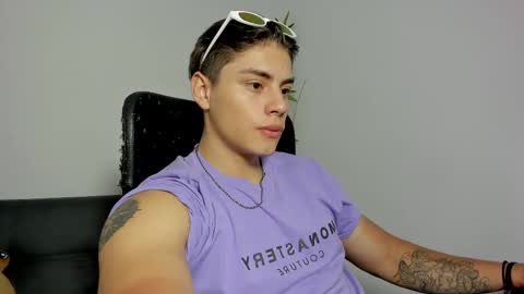 Snapshot of gio_russo chatting on March 8, 10:56 pm GioRusso online show from March 8, 10:56 pm