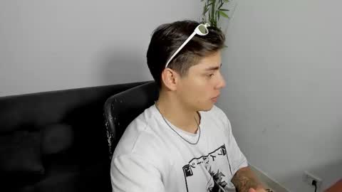 Snapshot of gio_russo chatting on March 10, 1:54 pm GioRusso online show from March 10, 1:54 pm