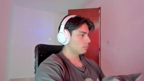 Snapshot of gio_russo chatting on September 30, 6:13 pm GioRusso online show from September 30, 6:13 pm