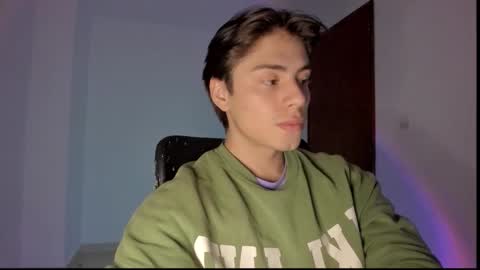 Snapshot of gio_russo chatting on October 17, 4:59 am GioRusso online show from October 17, 4:59 am