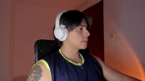 Snapshot of gio_russo chatting on November 12, 5:19 am GioRusso online show from November 12, 5:19 am