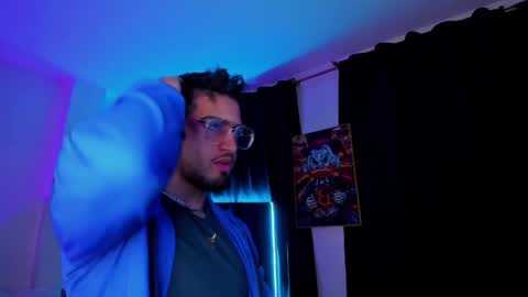 Snapshot of giomar_reyes chatting on January 10, 2:57 am GIOMAR REYES online show from January 10, 2:57 am