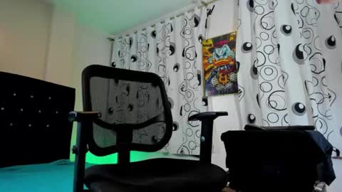 Snapshot of giomar_reyes chatting on October 26, 8:31 am GIOMAR REYES online show from October 26, 8:31 am