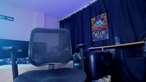 GIOMAR REYES online show from April 29, 6:39 am