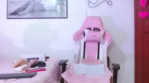 giorgina_montiere online show from January 5, 10:24 pm