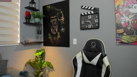 Snapshot of giorgio_leone2 chatting on December 29, 4:40 pm Giorgio leone online show from December 29, 4:40 pm