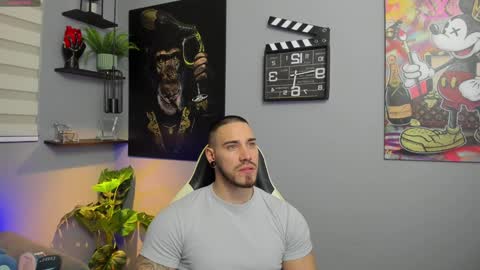 Snapshot of giorgio_leone2 chatting on January 16, 3:23 am Giorgio leone online show from January 16, 3:23 am