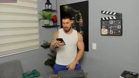 Snapshot of giorgio_leone2 chatting on May 17, 4:21 am Giorgio leone online show from May 17, 4:21 am