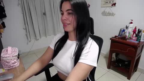 Snapshot of giorivera199 chatting on March 8, 4:49 am GIO RIVERA online show from March 8, 4:49 am