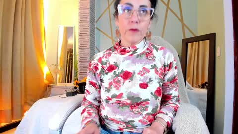 Snapshot of girasol_walton chatting on January 15, 7:01 pm Girasol Walton online show from January 15, 7:01 pm