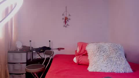 Snapshot of girasol_walton chatting on February 5, 1:00 pm Girasol Walton online show from February 5, 1:00 pm