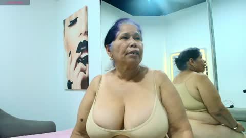 Snapshot of girl_amada chatting on July 28, 8:52 pm Girl Amada online show from July 28, 8:52 pm