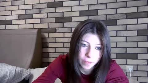 girl_cute007 online show from May 1, 9:19 pm