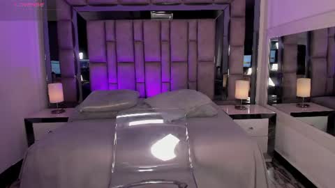 GIRL GRAY online show from July 2, 7:09 pm