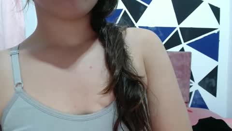 Snapshot of girl_princess18 chatting on November 22, 3:27 am girl_princess18 online show from November 22, 3:27 am