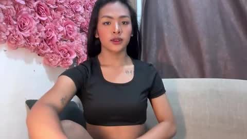 Snapshot of girlcock_dominantfucker chatting on October 25, 10:56 am queen ronna online show from October 25, 10:56 am