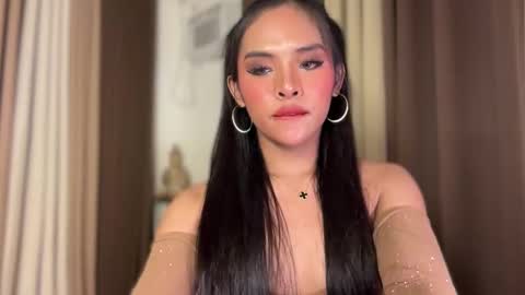 queen ronna online show from May 11, 2:45 pm