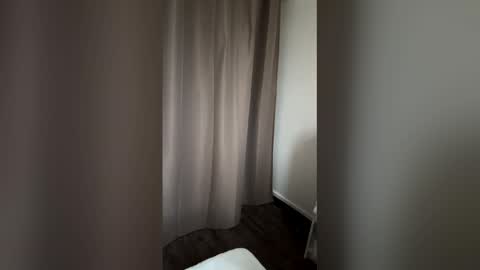 Snapshot of girldulce045 chatting on February 5, 4:00 pm girldulce045 online show from February 5, 4:00 pm