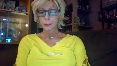 Girlinrock online show from June 19, 1:10 am