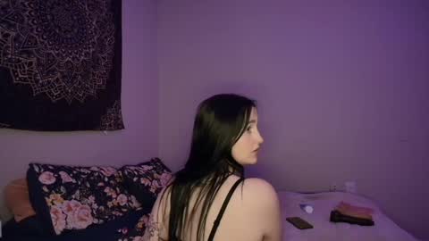 Snapshot of girlofurdreamsxxxxox chatting on May 24, 1:49 pm Camille online show from May 24, 1:49 pm