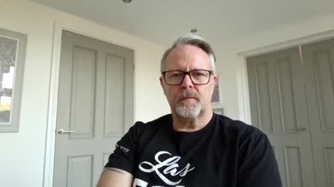 Snapshot of girlsandbikes chatting on November 21, 11:31 am girlsandbikes online show from November 21, 11:31 am