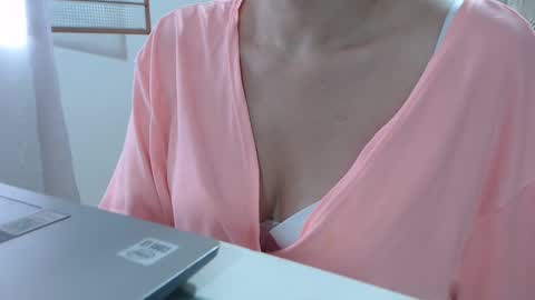 Snapshot of girlvictoria chatting on November 10, 12:15 pm Victoria online show from November 10, 12:15 pm