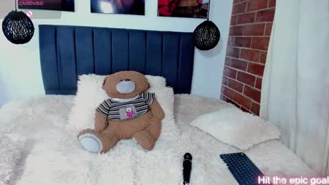  Kylie  online show from February 22, 3:40 am