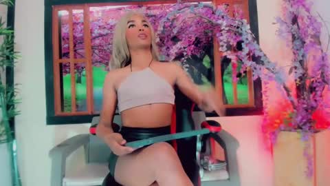 Snapshot of gisele_fox chatting on January 4, 7:44 pm Gisel online show from January 4, 7:44 pm