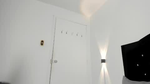 Gisell online show from April 29, 1:37 pm
