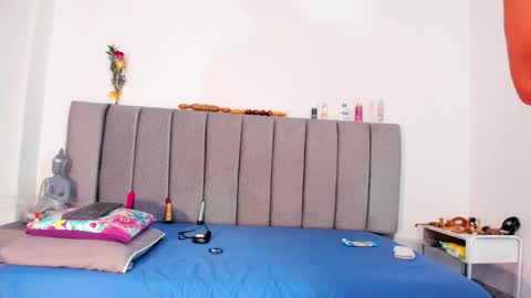 giselle_james online show from March 2, 6:04 pm