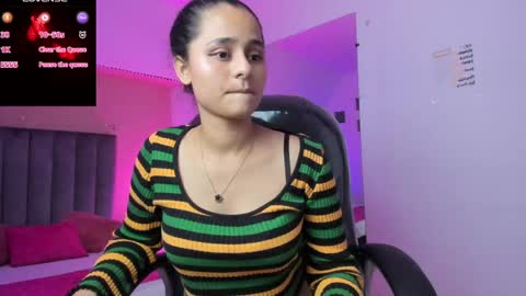 GISELLE ROLDAN online show from April 22, 2:07 pm