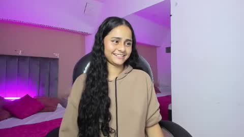 GISELLE ROLDAN online show from June 7, 3:54 am