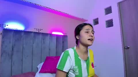 GISELLE ROLDAN online show from June 18, 9:14 am