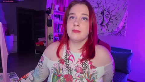 AlexaMillis online show from December 6, 8:29 pm