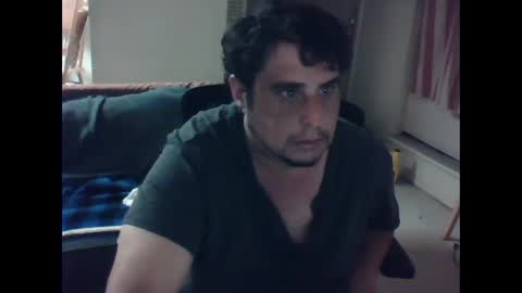 Snapshot of gitmehard008 chatting on February 17, 3:25 am gitmehard008 online show from February 17, 3:25 am