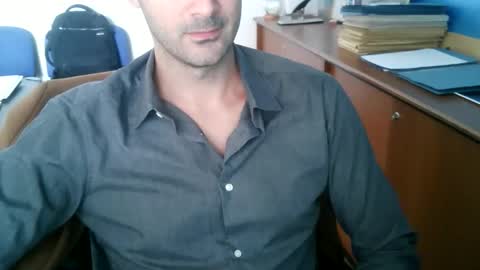 Snapshot of giuseppevai1 chatting on October 30, 11:33 am giuseppevai1 online show from October 30, 11:33 am