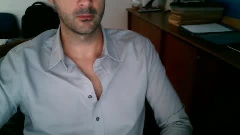 Snapshot of giuseppevai1 chatting on October 31, 11:55 am giuseppevai1 online show from October 31, 11:55 am